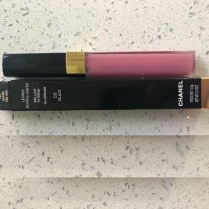 Chanel lip gloss in 03 Glaze